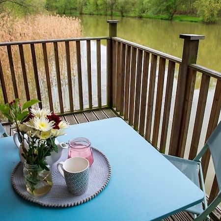 Lakeside Cabin On Stilts- 'Kingfisher' Rous Lench Esterno foto