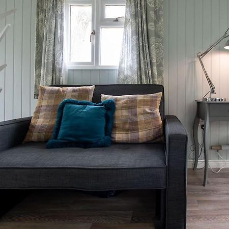 Lakeside Cabin On Stilts- 'Kingfisher' Rous Lench Esterno foto