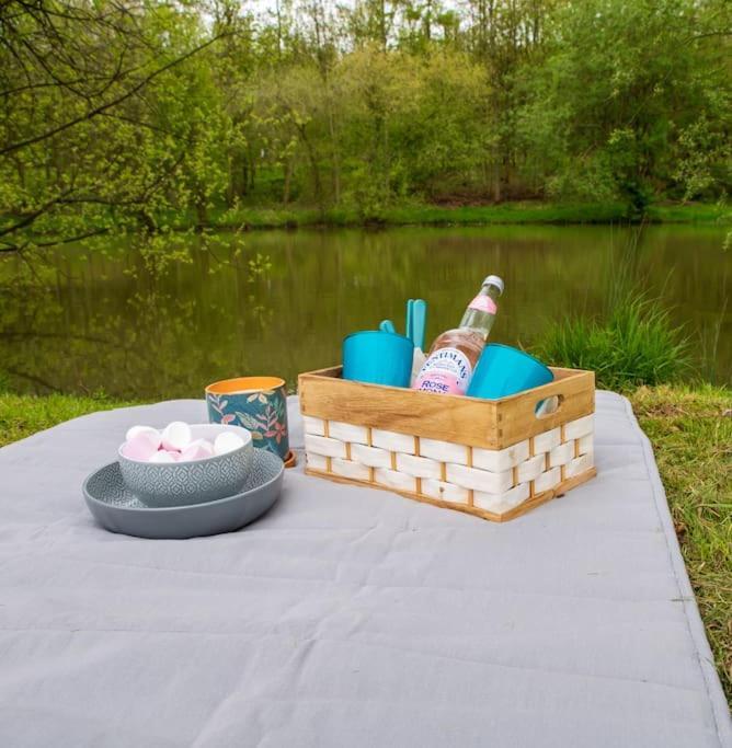 Lakeside Cabin On Stilts- 'Kingfisher' Rous Lench Esterno foto