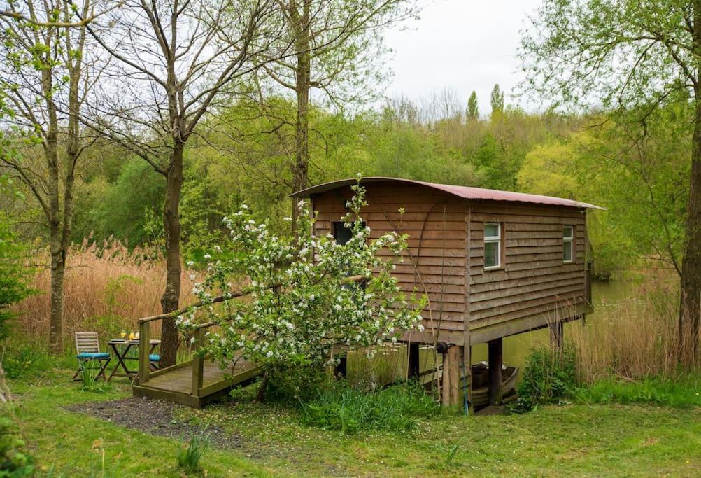 Lakeside Cabin On Stilts- 'Kingfisher' Rous Lench Esterno foto